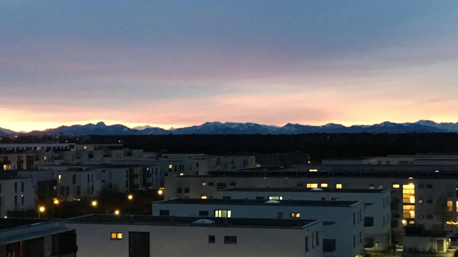 Apartment Mit Bergblick Munich